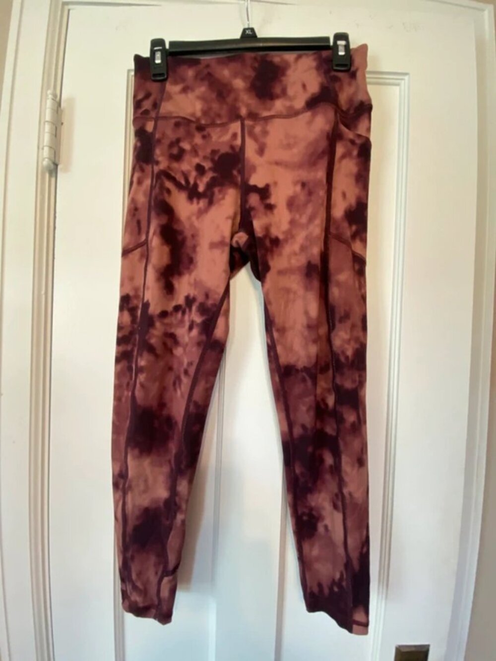 Womens Victoria’s Secret size 10 brown burgundy tie dye leggings